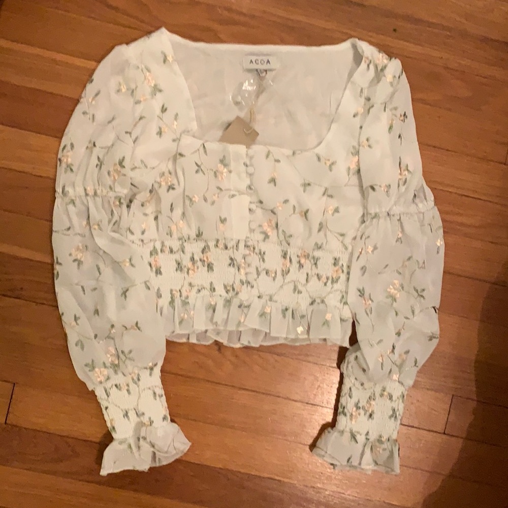 Cropped floral blouse